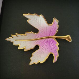 Vintage Gold Plated Pink & White Enamel Leaf Brooch Pin